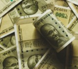 Govt busts fake claim on RBI withdrawing Rs 500 notes from ATMs by March 2026