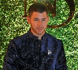 Nick Jonas reveals why he stepped outside of the Golden Globes ceremony