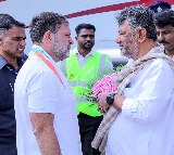 Karnataka Congress leaders see off Rahul Gandhi, private chat with Shivakumar sparks speculation