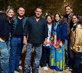 Salman Khan, MS Dhoni are all smiles for the camera, Atul Agnihotri shared pic