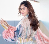 Mrunal Thakur advice for youth