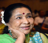 Fadnavis announces establishment of music institute as envisioned by Asha Bhosle