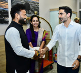 Nara Lokesh Reaches Delhi Received by MPs