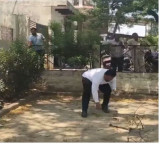 Bulandshahr Monkey Steals 2 Lakh Rupees Throws Money From Tree