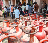 Pradhan Mantri Ujjwala Yojana subsidy limited to 4 cylinders per year by Central Government