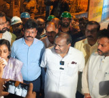 kumaraswamy visits Vizag steel plant