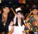 Raveena Tandon relives her 'Mohra' days with Akshay Kumar & Suniel Shetty