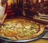Customer shocked by unexpected reply after offering pizza to delivery agent