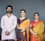 Vijay Deverakonda distributes scholarships to talented poor students
