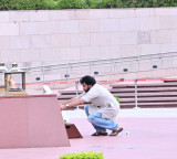 Pawan Kalyan visits National War Memorial, pays tributes