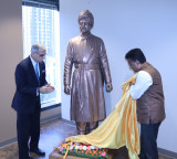 Ambassador Vinay Kwatra unveils Swami Vivekananda statue at Indian Consulate in Chicago