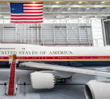 Donald Trump receives 400 million dollar luxury jet gift from Qatar