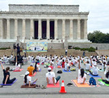 Yoga Day draws large crowd in Washington