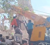 4 killed after temple roof collapses in Maha's Parbhani; PM Modi, Maha CM express grief