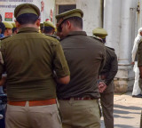 Sleeping girl kidnapped and raped suspect injured in police encounter