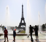 France experiences hottest night in nearly 80 years