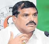 Botsa and Thota Trimurthulu visit Mudragada in hospital