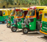 Gurugram Home Guard abuses auto driver who refused free ride