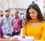 Bhagyashrii Borse tells 'Lenin' director Murali Kishor Abburu: Thank you for Bharathi!