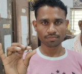 Rakesh Gond finds 40 lakh worth diamond in Panna