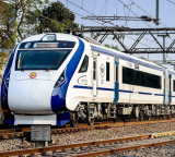 Vande Bharat Express boarding tips even if automatic doors are locked