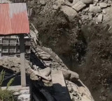 Himachal Pradesh flash flood strands tourists in Jhalma stream