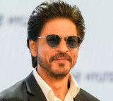 Shah Rukh Khan funny comments on wife Gauri Khan exchanging T shirts for a handbag