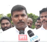 YSRCP leader appears before Women’s Commission on remark against minister