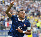 Kylian Mbappe becomes knockout king French star surpasses legends