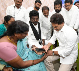 Jagan consoles family of Dalit youth who died by suicide due to police harassment