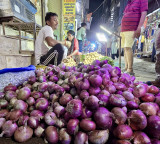 Centre hikes onion procurement price by 13 pc to Rs 2,125 per quintal