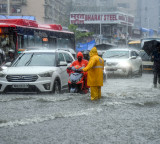 Mumbai Red Alert BMC advises citizens to stay indoors