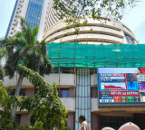 Stock markets continue gain for fourth consecutive day