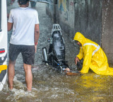 Monsoon fury: Heavy rain hits Maharashtra, 'Red Alert' in four districts