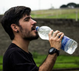Drinking more water than necessary be careful if these symptoms appear