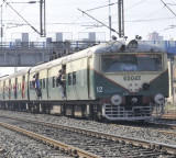Bihar thieves steal 25000 volt railway wires causing 3 hour train delay