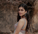 Bhagyashri Borse breaks down at 'Lenin' success meet; thanks fans for their constant motivation!