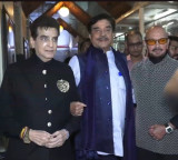 Jeetendra, Shatrughan Sinha, Rakesh Roshan pose hand-in-hand at Hema Malini's 60 years in cinema celebration