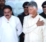 Pawan Kalyan second shoulder has issues says Chandrababu Naidu in Mumbai