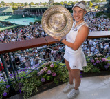 'I'm not going to take the small one': How a bathroom break trophy sighting inspired Noskova's Wimbledon glory