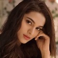Bollywood beauty finalized opposite Varuntej 