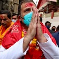 rahul gandhi performs puja