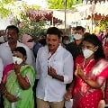 TRS candidate Nomula Bhagat cast his vote in Nagarjuna Sagar by polls