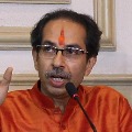 Modi came for photo session says Thackeray