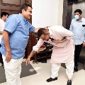 Bollywood actor Sanjay Dutt met union minister Nitin Gadkari in Nagpur