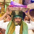 Jagan offers prayers at Tirumala