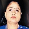 Vijayashanthi  fires on KCR