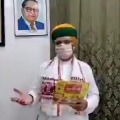 Union minister campaigns eat papad to fight corona