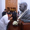 Sri Lankan prime minister Mahinda Rajapaksa pays tributes to Mahatma Gandhi on his birth anniversary