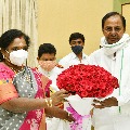 KCR meets governor Tamilisai
